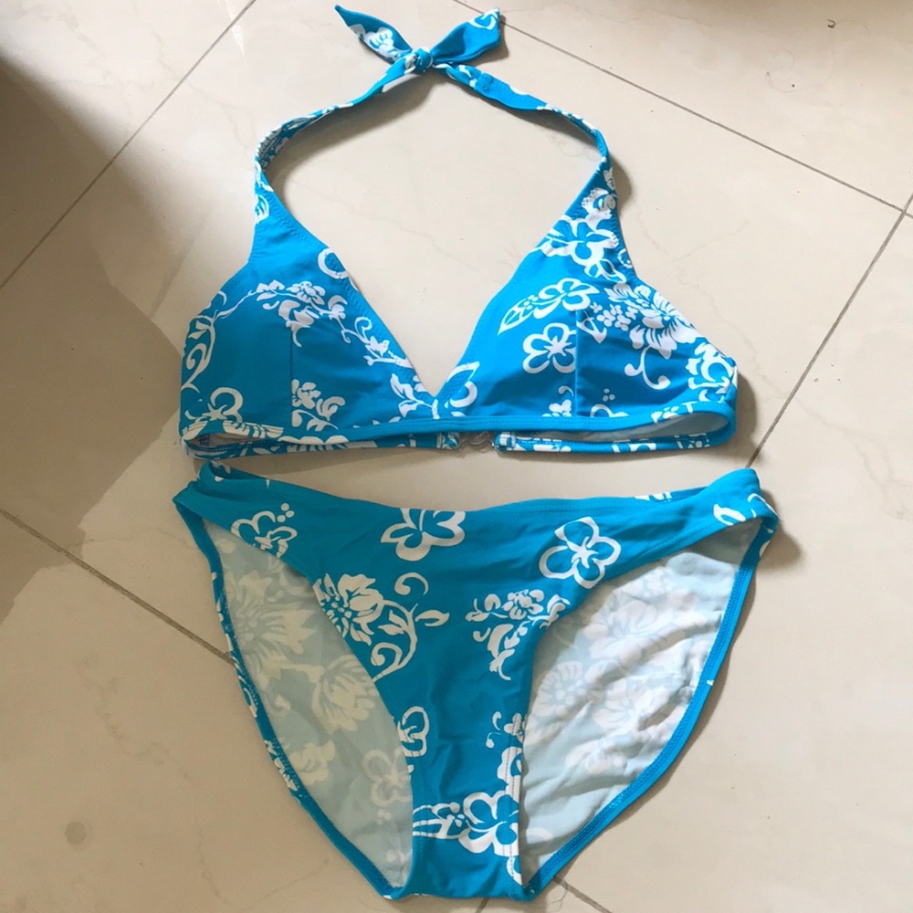 Swimming suit